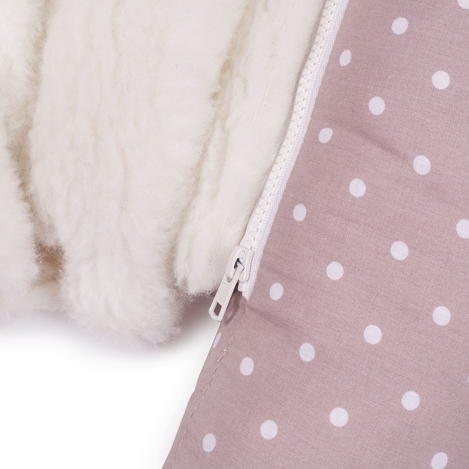 Babynest og pude til amning til baby 2-i-1 med fåreuld, prikket